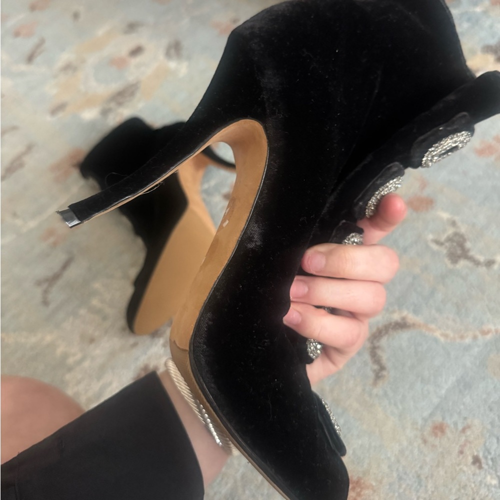 MANOLO BLAHNIK ONE OF A KIND?!?? - Picture 9 of 12